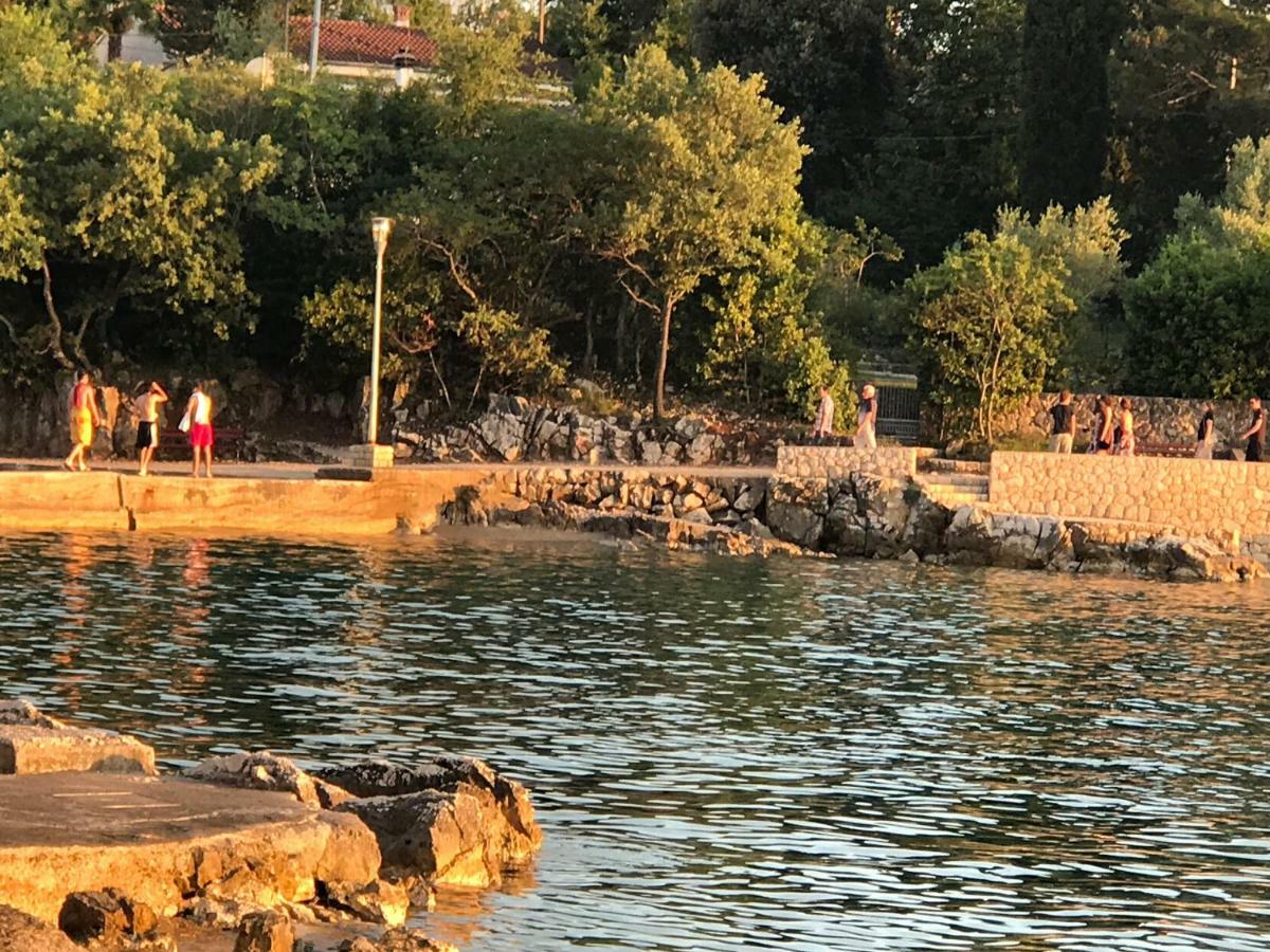 Apartment Aquamarin, Blizu Mora S Pogledom Na More, Za Do 6 Osoba Malinska Kültér fotó