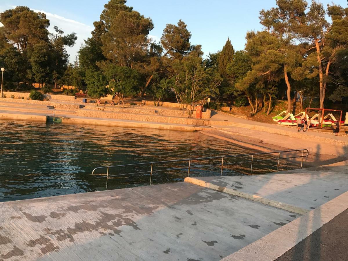 Apartment Aquamarin, Blizu Mora S Pogledom Na More, Za Do 6 Osoba Malinska Kültér fotó
