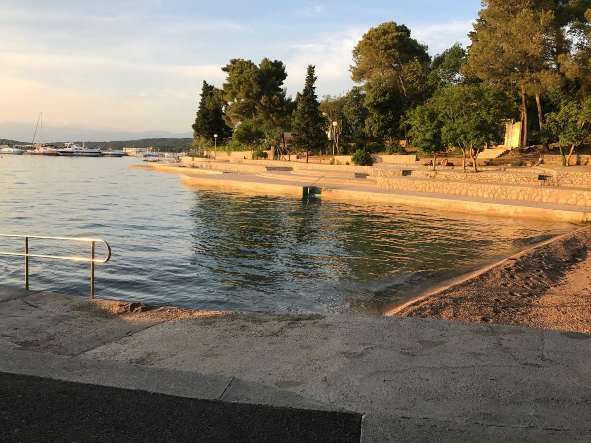 Apartment Aquamarin, Blizu Mora S Pogledom Na More, Za Do 6 Osoba Malinska Kültér fotó