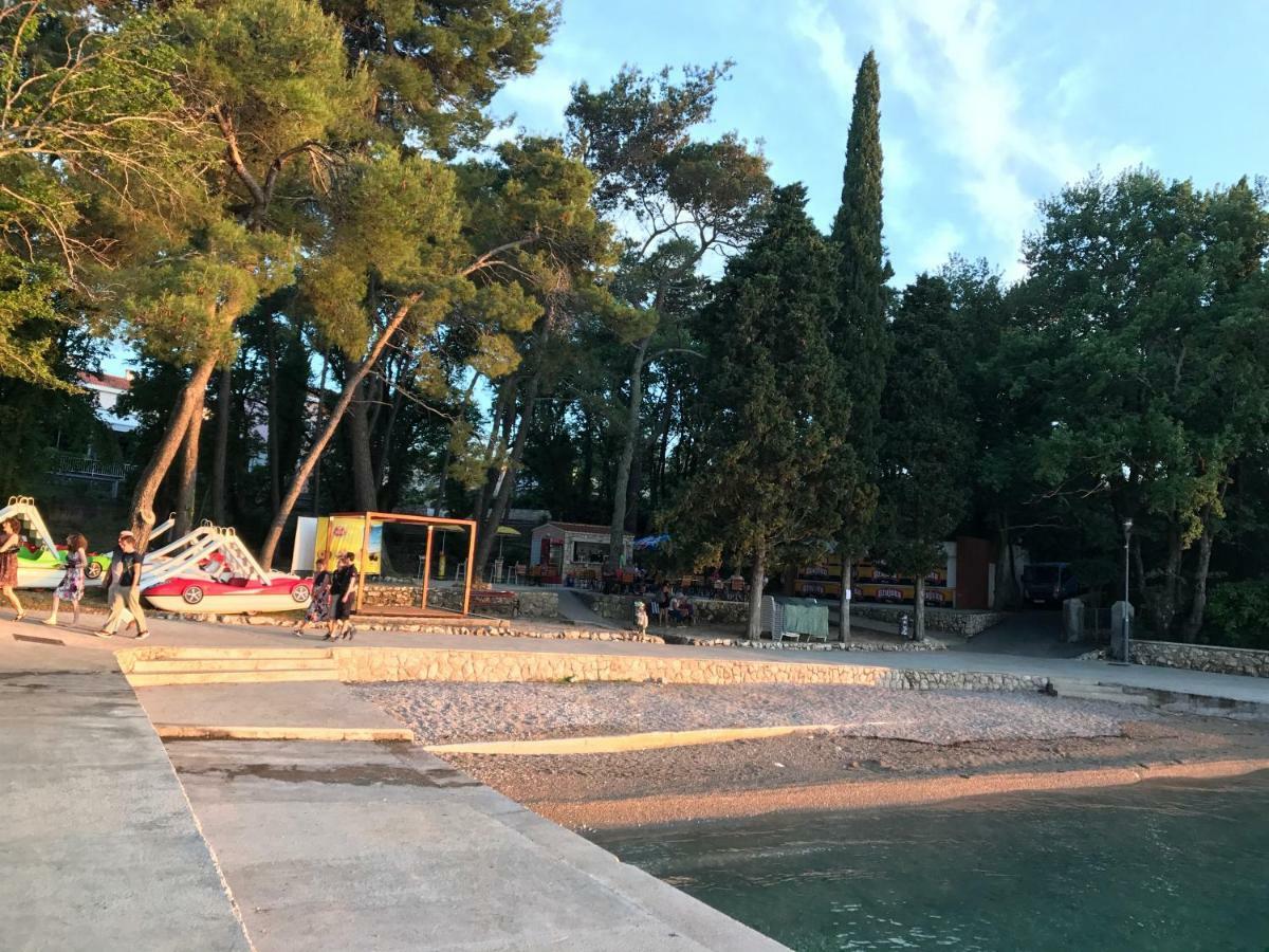 Apartment Aquamarin, Blizu Mora S Pogledom Na More, Za Do 6 Osoba Malinska Kültér fotó