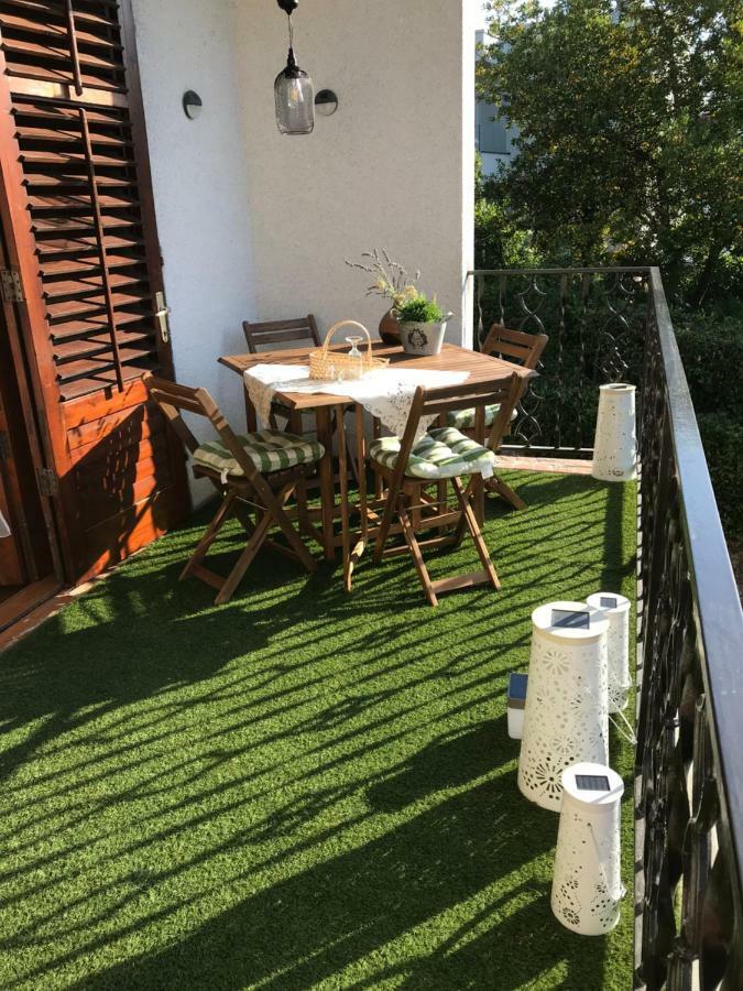 Apartment Aquamarin, Blizu Mora S Pogledom Na More, Za Do 6 Osoba Malinska Kültér fotó